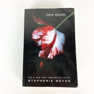 New Moon Novel by Stephanie Meyer 2006 Book 2 in the Twilight Series Romance